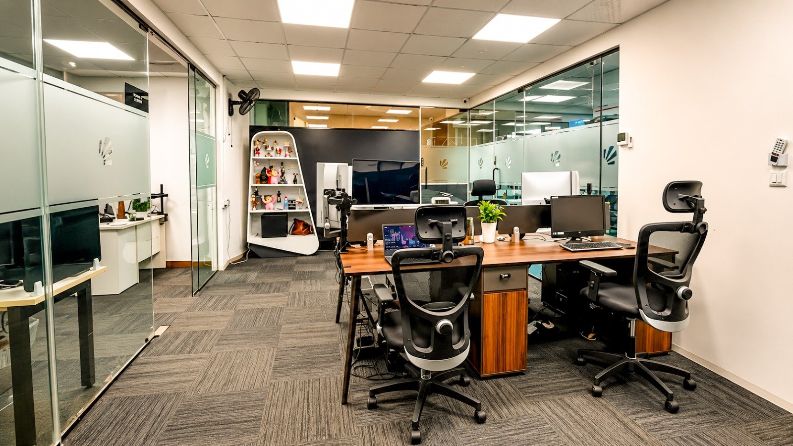 Oreol Holdings gallery